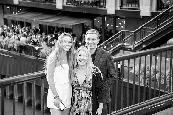 MAURA'S 16TH-7574
