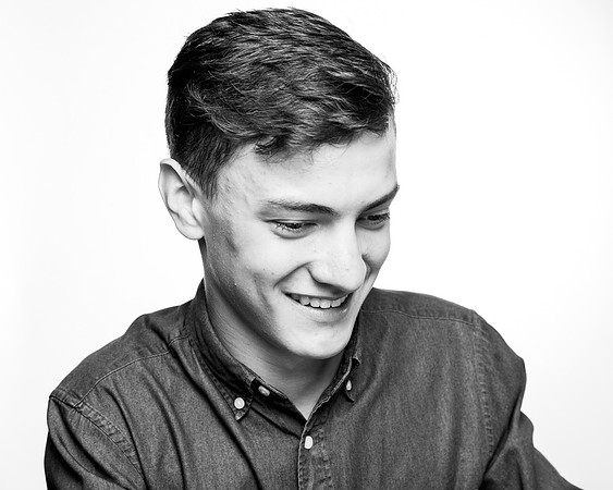 B+W POWERS JOE-0230