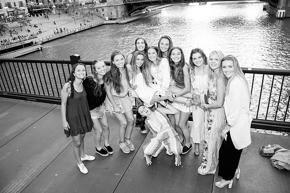 MAURA'S 16TH-7571