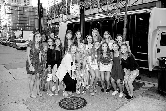 MAURA'S 16TH-7554