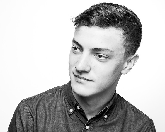 B+W POWERS JOE-0172