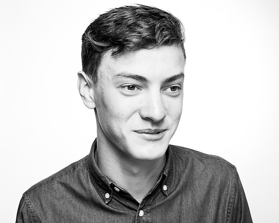 B+W POWERS JOE-0240