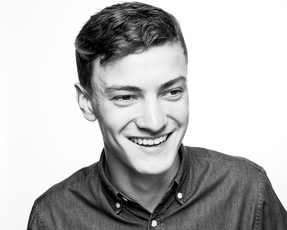 B+W POWERS JOE-0236