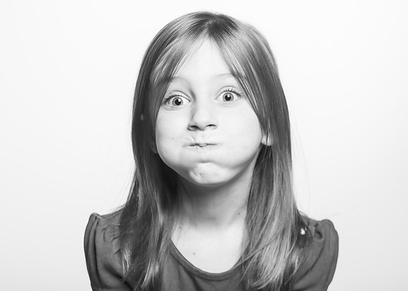 SHERRAT B+W-2423