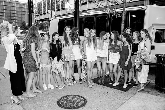 MAURA'S 16TH-7553