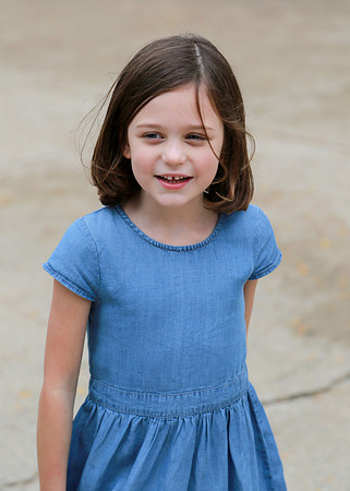 HOLLY-4934