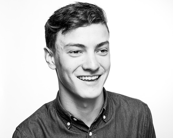 B+W POWERS JOE-0241